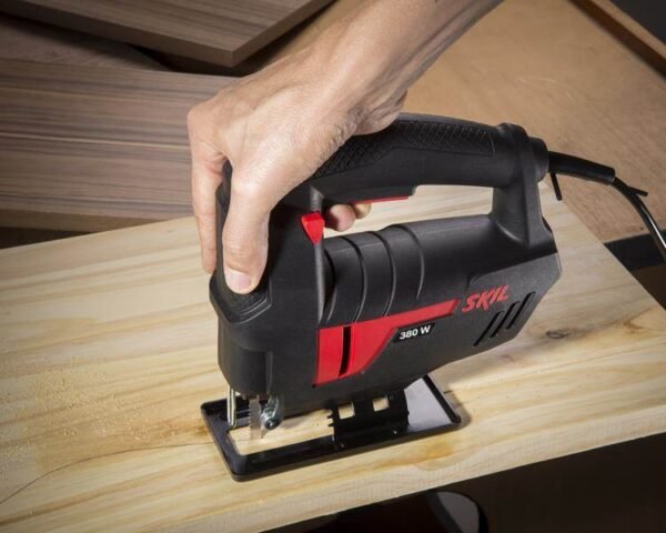 SKIL Sierra Caladora 400W – 800/3.000cpm – Cap. de Corte madera/aluminio/acero: 65/10/4
