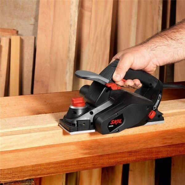 SKIL Cepillo electr 550W -16.000rpm –  0 a 1,5mm – Rebaje: 0 a 8mm
