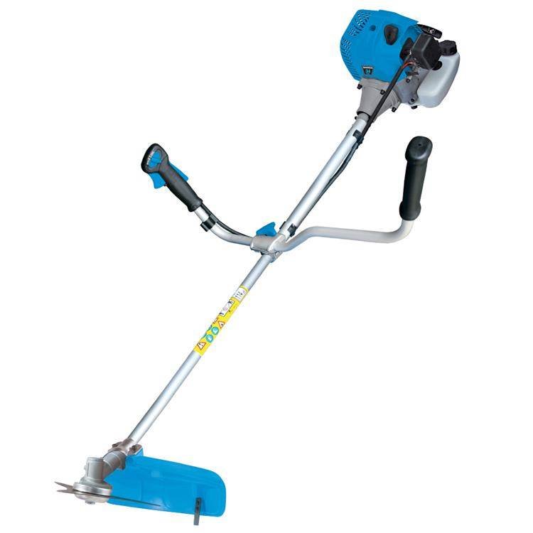 GAMMA Desmalezadora naftera 1,9 HP | 44 cc | Cuchilla | Arnés premiun | 6,8 Kg *