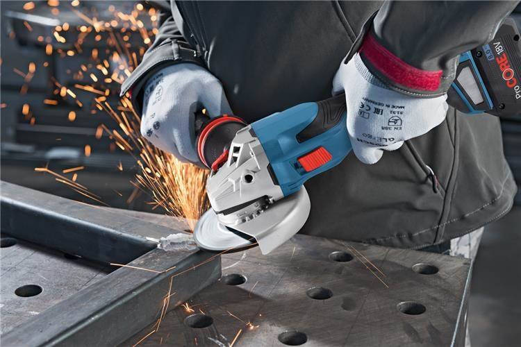 Bosch Amoladora 125mm (5″) 18V – 11000rpm L-BOXX GWS 18V-15 SB Sin baterias
